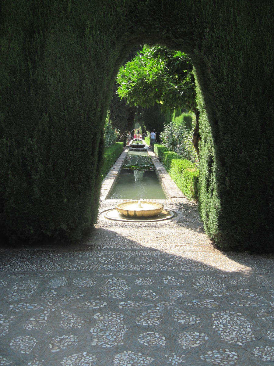 79- Alhambra- Una prospettiva del giardino